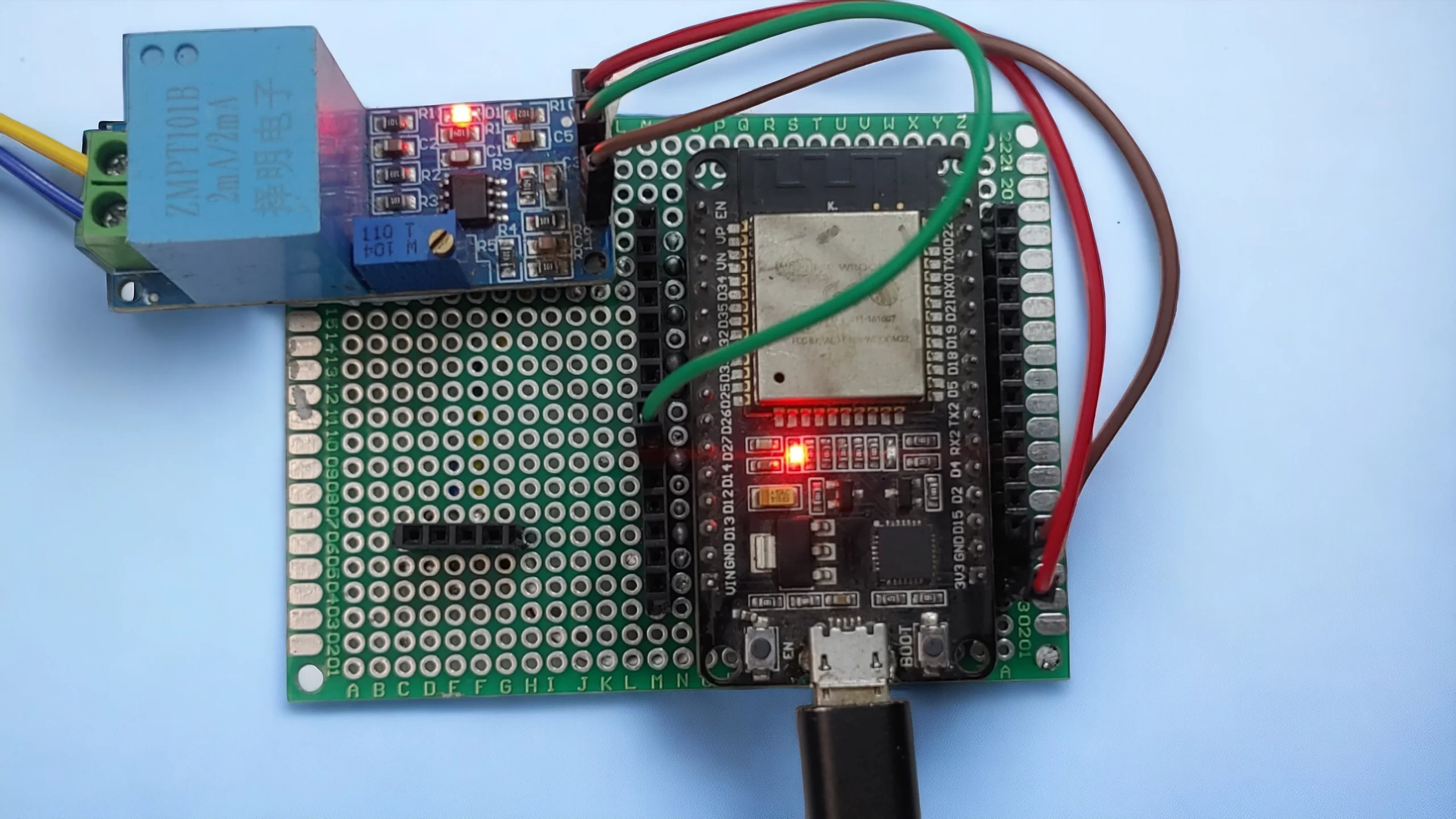 ZMPT101B Voltage Sensor ESP32