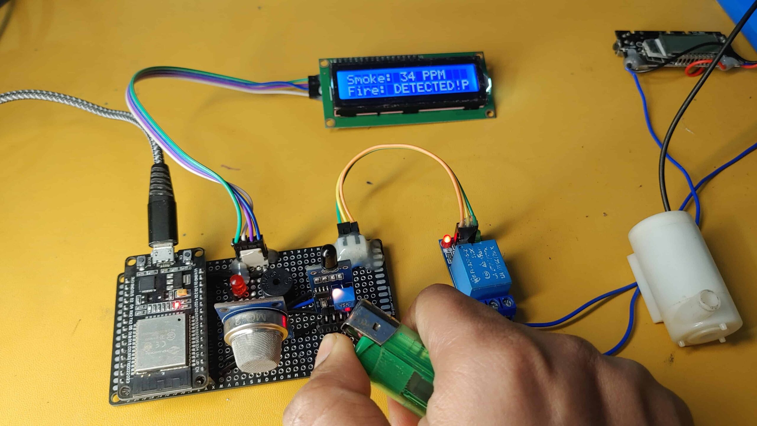demonstrate Iot fire smoke detection ESP32 